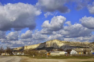 Прикрепленное изображение: Белая Скала в облаках.JPG
